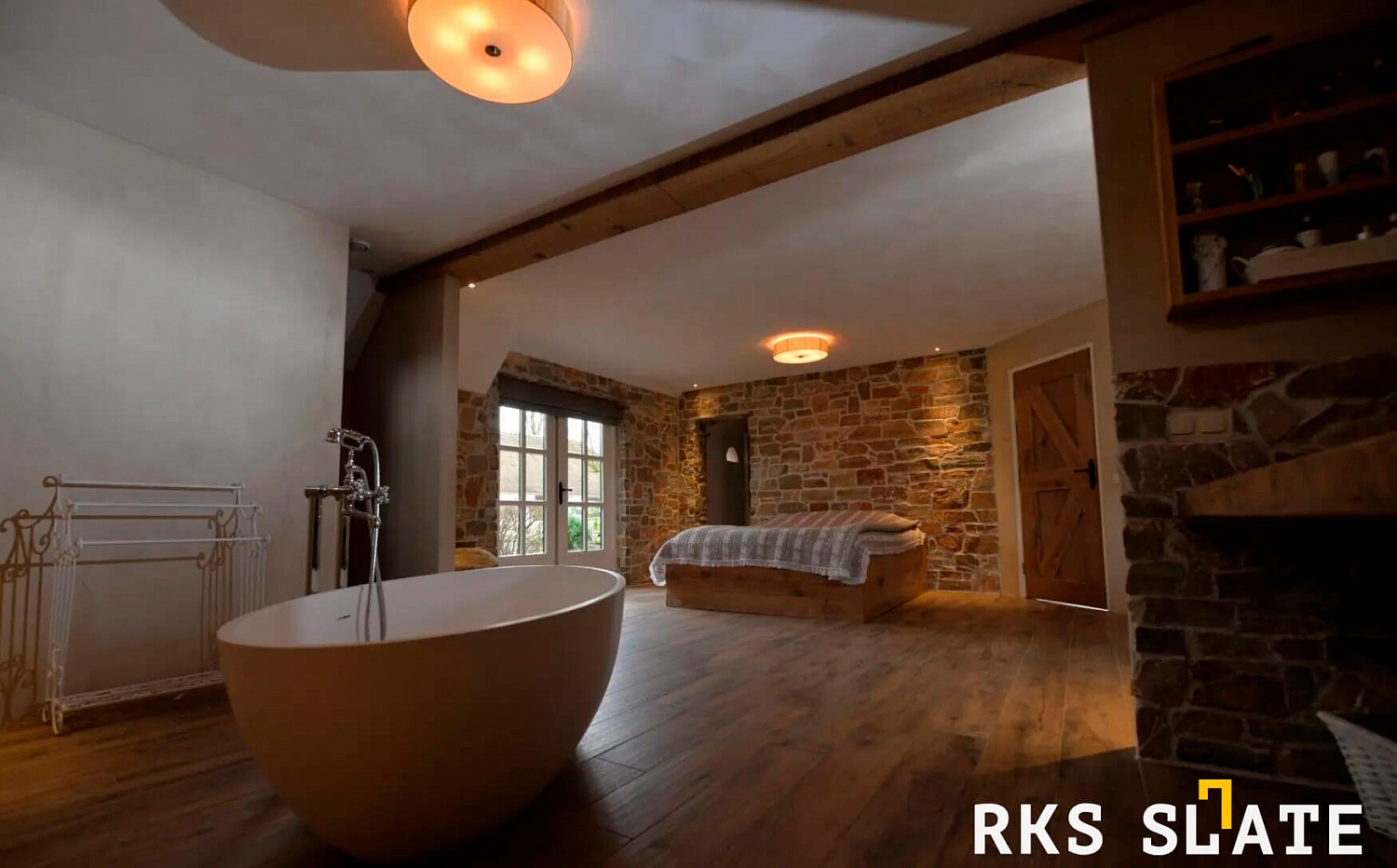 Декоративный Камень в Ванной: Преимущества RKS SLATE Beige Quartz Strips