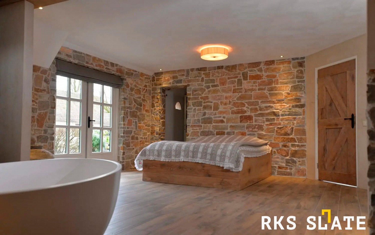 Декоративный Камень в Ванной: Преимущества RKS SLATE Beige Quartz Strips