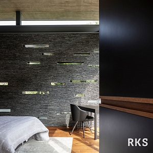 Отделка камнем в интерьере 3D панели RKS SLATE Сланец Black Waterfall Rockface