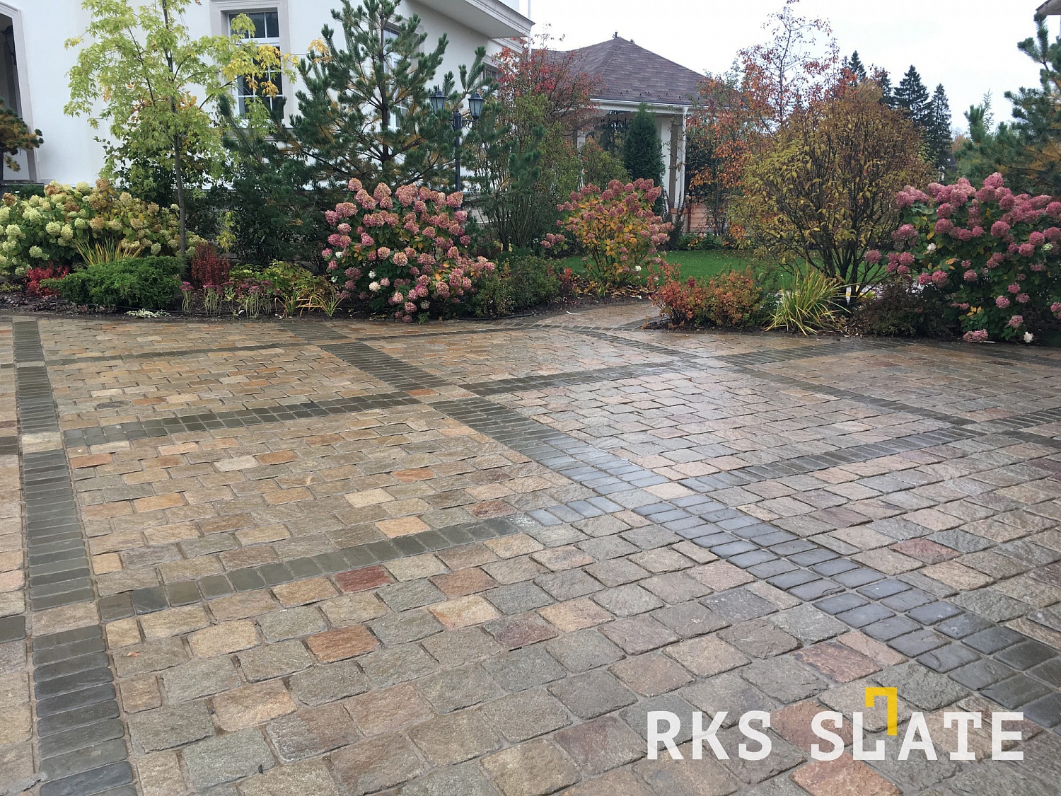 Гранитная брусчатка RKS Slate Vermont 200х200 мм: Солнечное Преображение Вашего Частного Дома