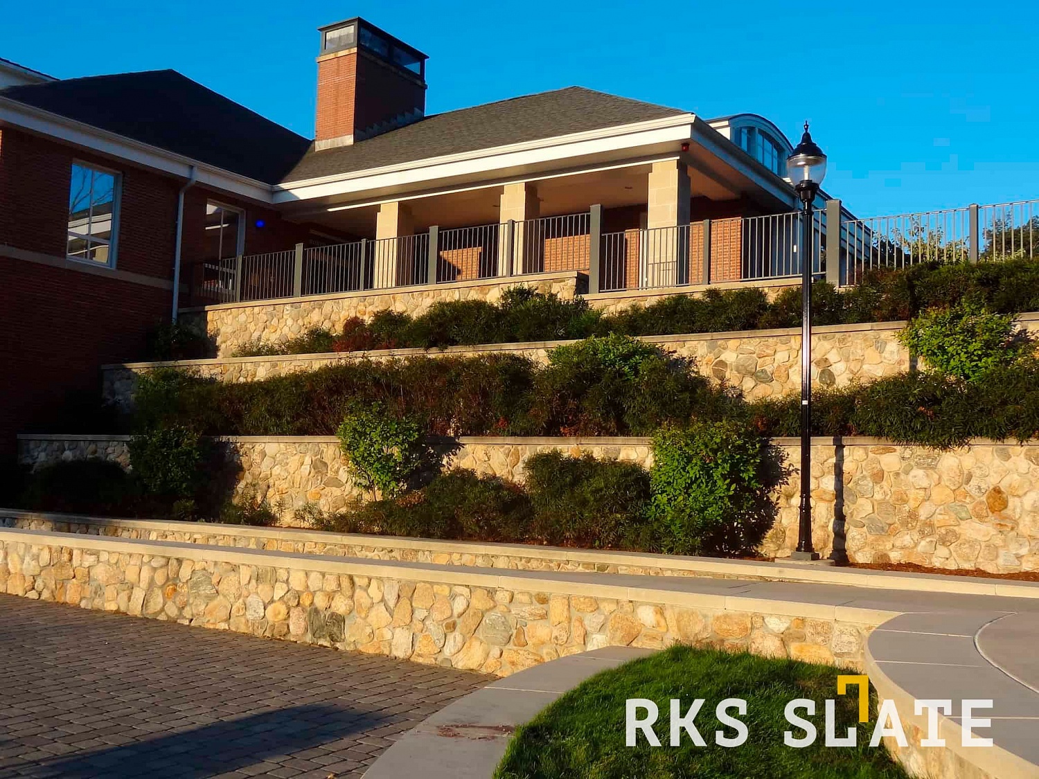Облицовочный Натуральный Камень RKS SLATE Portland Blend Loose для Преображения Ваших Подпорных Стен