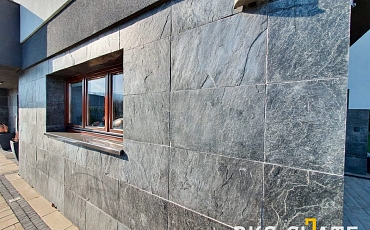 Изысканный фасад с индийской сланцевой плиткой RKS SLATE Silver Shine Natural: элегантная отделка дома натуральным камнем