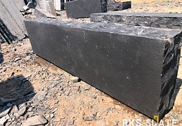 Бордюр (поребрик) из камня, Belgian Black, колотый, 50х1000 мм